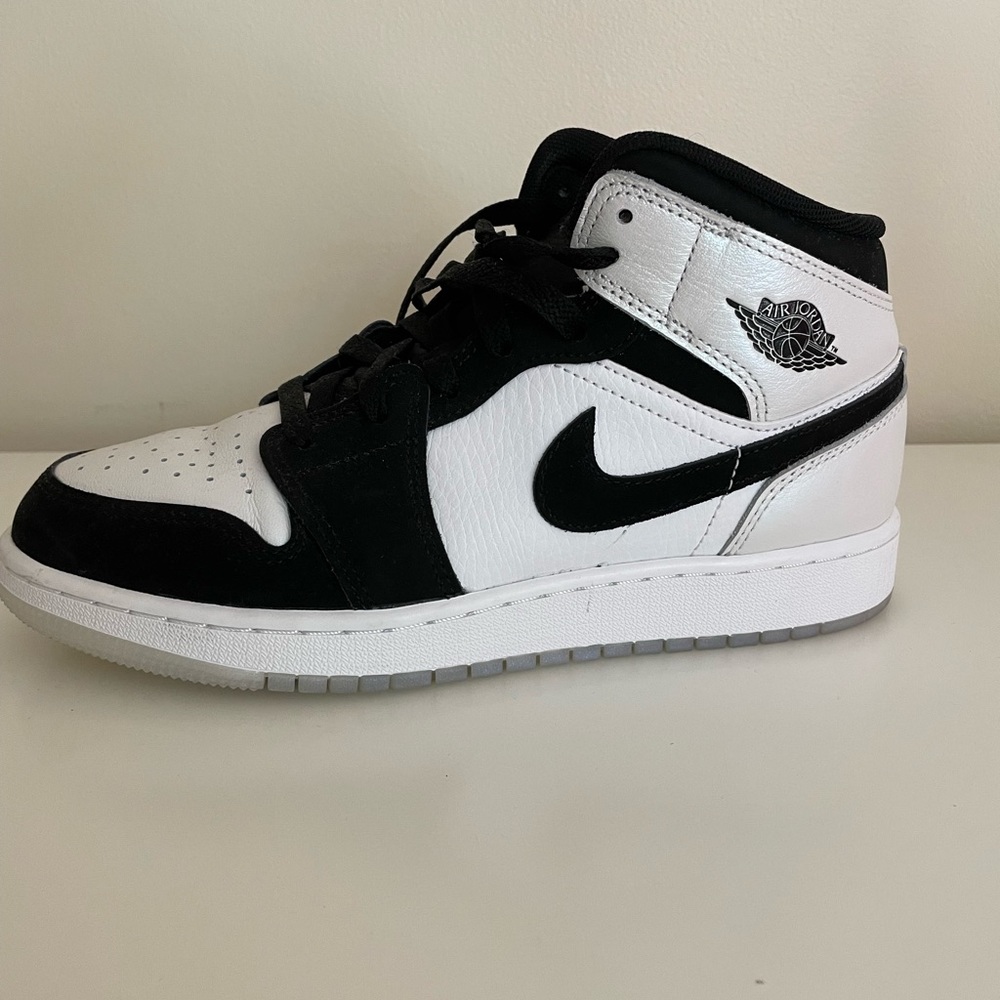 Air Jordan 1 Mid Se